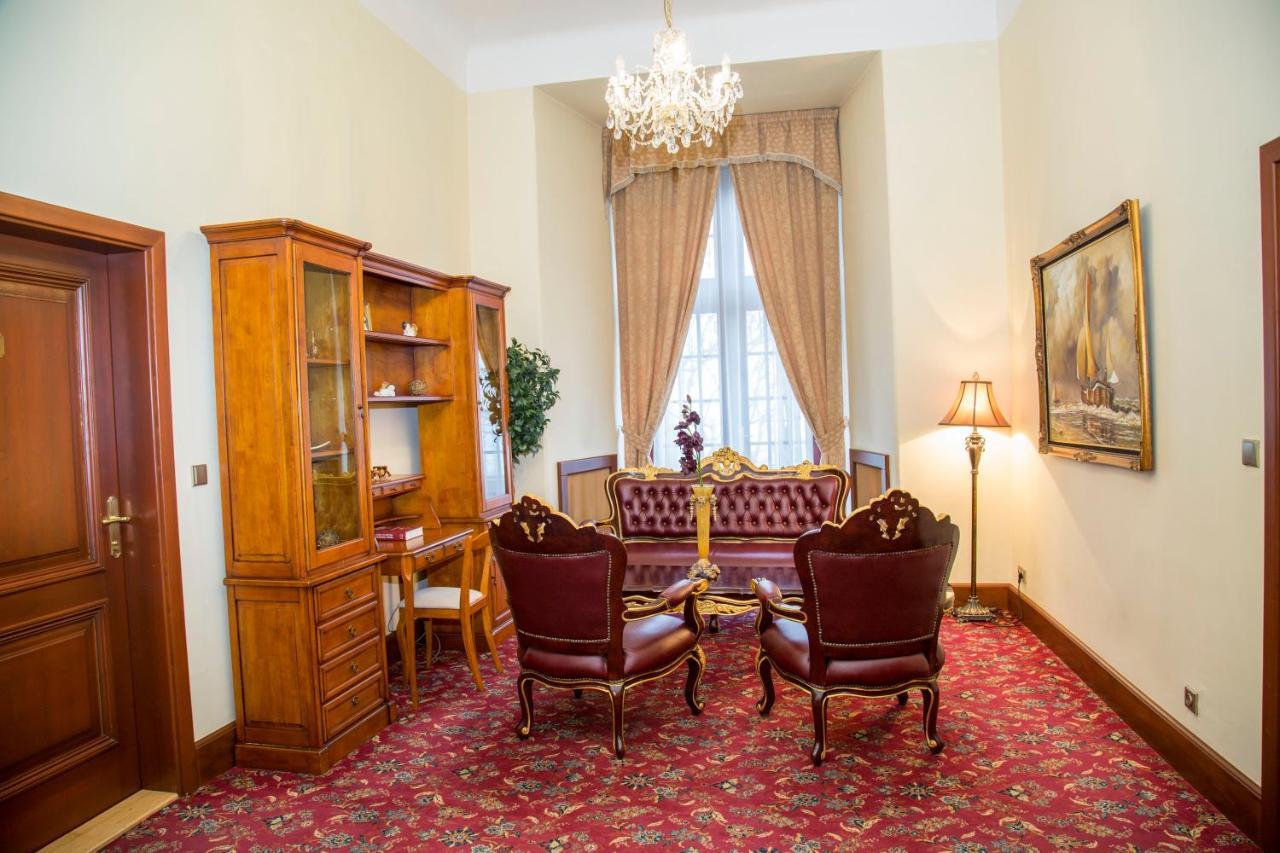 Chateau Zbiroh Dış mekan fotoğraf